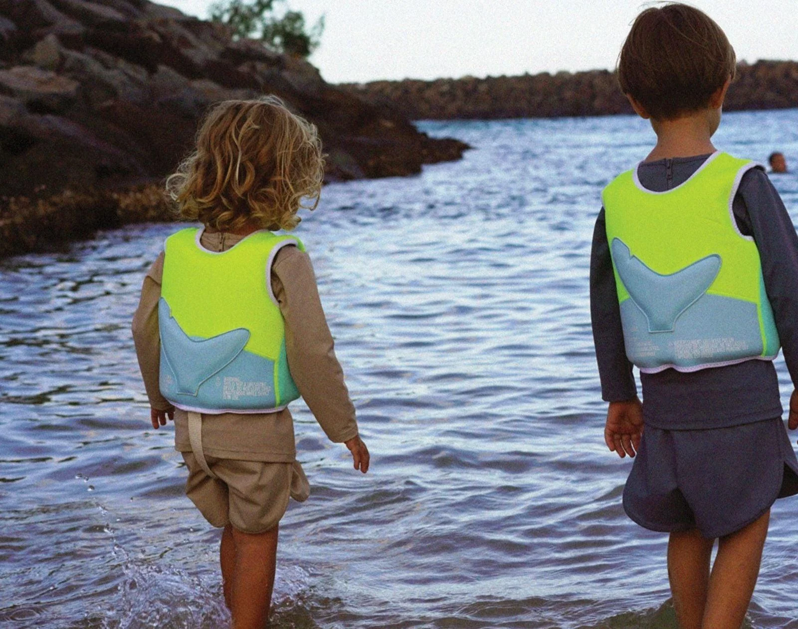 Float Vest - Image 22
