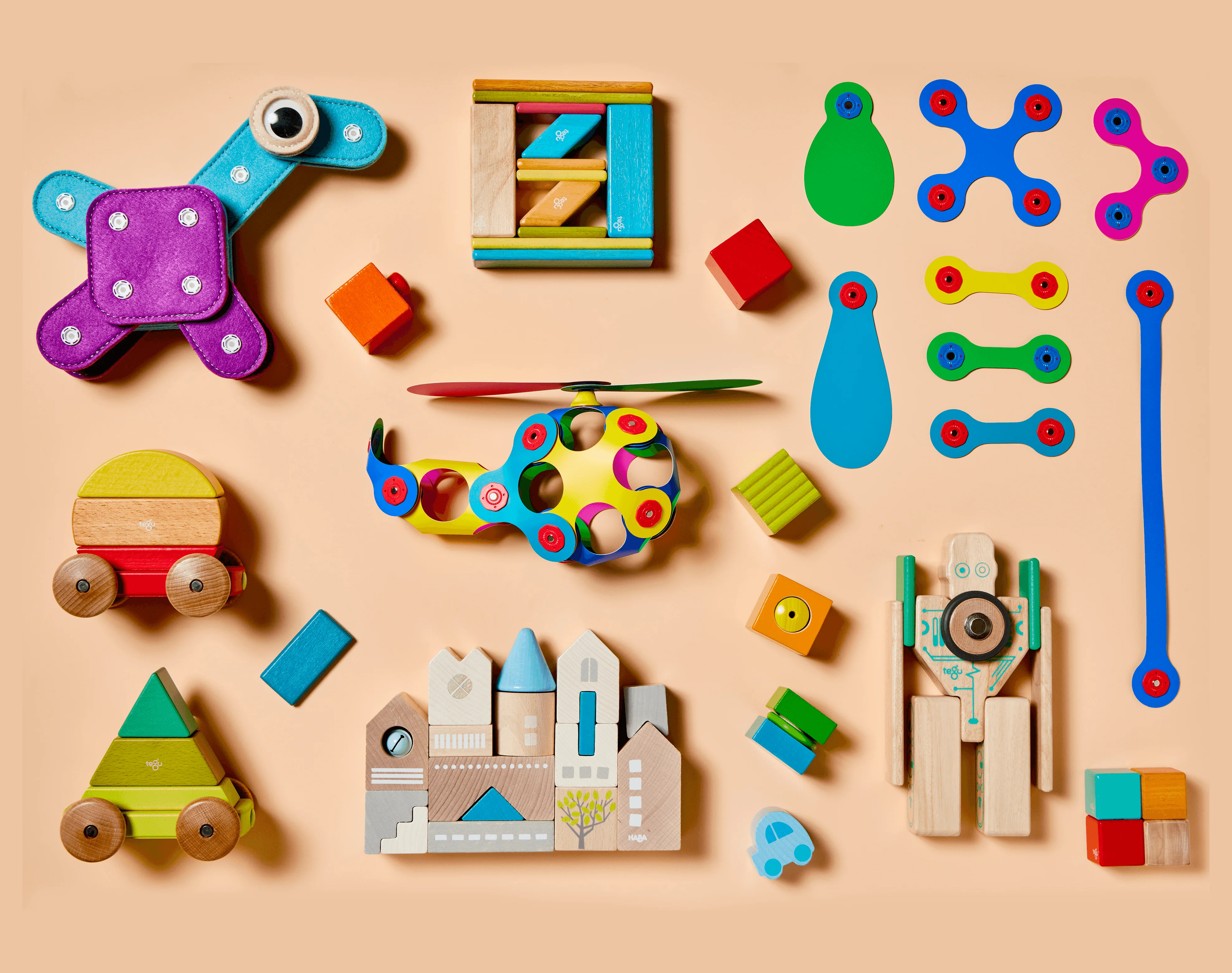 Magnetic Wooden Blocks & Travel Pouch - 8 Pieces - Image 7