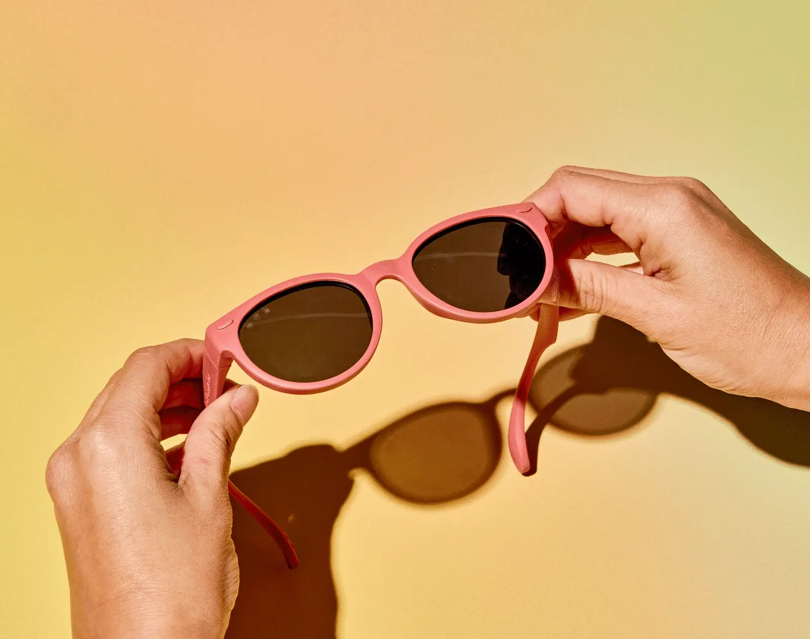 Round Sunglasses - Image 6